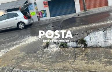 Mega fuga de agua en Naucalpan de Juárez: vecinos afectados