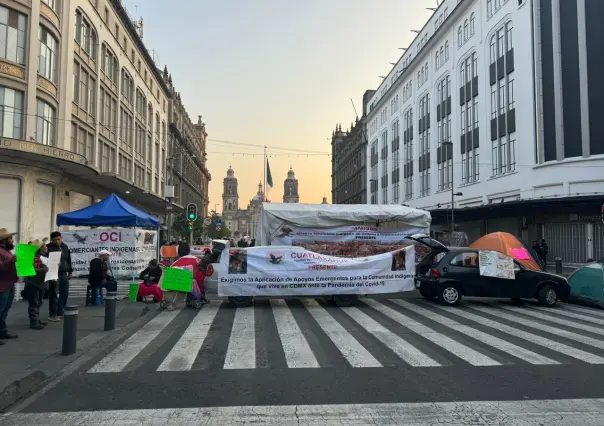 Manifestantes se instalan en plantón sobre 20 de noviembre