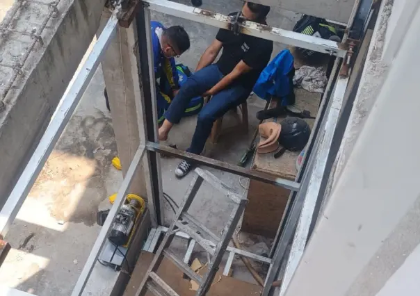 Cae elevador en construcción y lesiona a tres trabajadores en Coyoacán