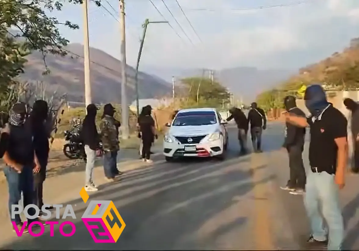 Los manifestantes explicaron que la presencia encapuchada no se trató de una artimaña, sino una medida de protección ante posibles represalias. Foto: Captura