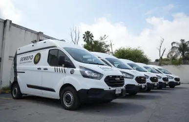 Incorpora Fiscalía cinco ambulancias nuevas para traslado de cuerpos