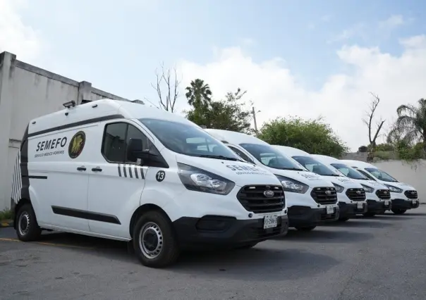 Incorpora Fiscalía cinco ambulancias nuevas para traslado de cuerpos
