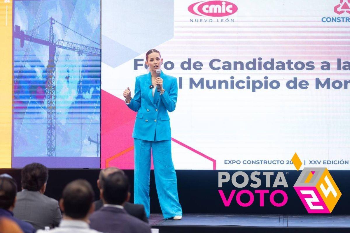 La candidata Mariana Rodríguez en el pódium del Foro de Candidatos a la Alcaldía de Monterrey en Cintermex. Foto: Movimiento Ciudadano