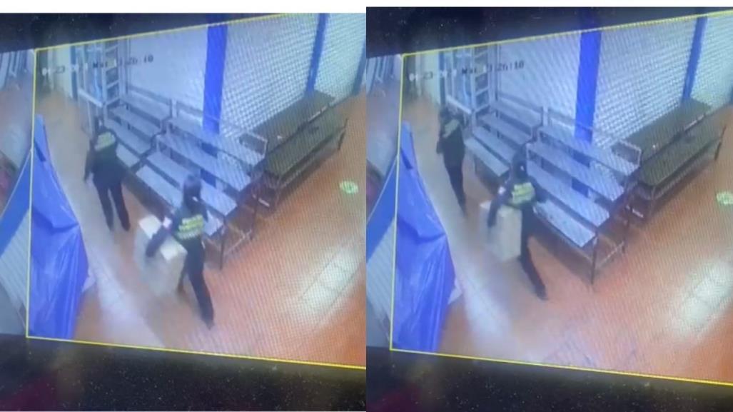 Sorprenden a mujeres policías robando y las despiden de su cargo