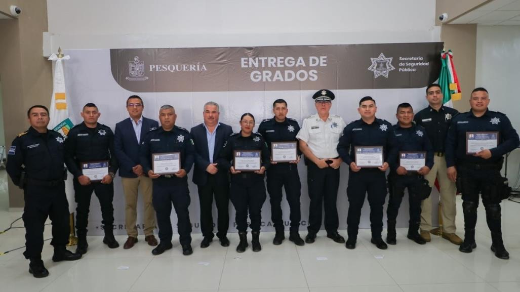 Reconocen a policías de Pesquería por su valentía en operativo