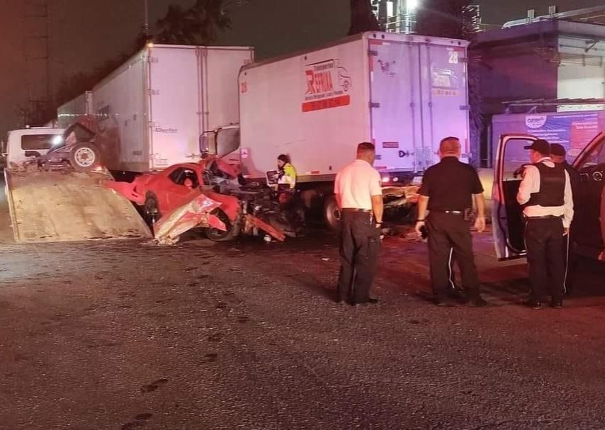 Muere hombre tras chocar contra tráiler en Apodaca