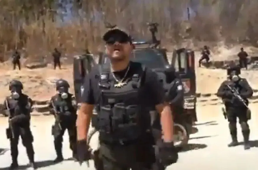 Policías de Oaxaca participan en video musical y los despiden