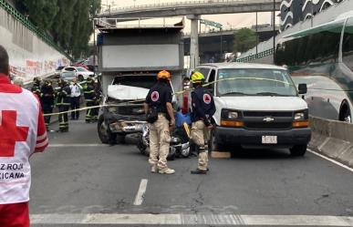 Camioneta se queda sin frenos, arrastra varios vehículos y mata a una persona