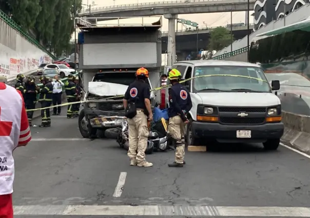 Camioneta se queda sin frenos, arrastra varios vehículos y mata a una persona