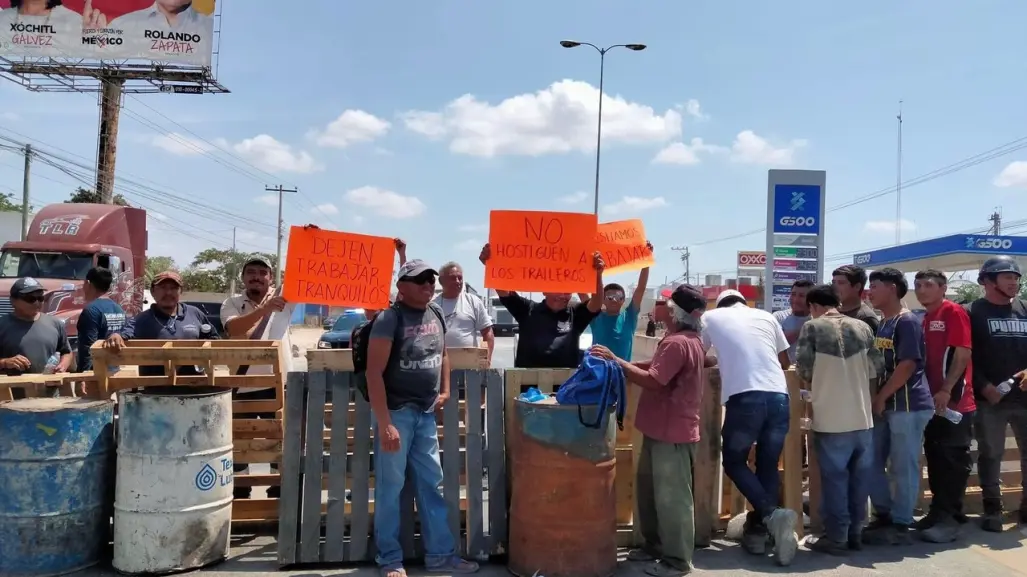 Protesta genera caos víal en la carretera Mérida-Umán por dos horas