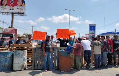 Protesta genera caos víal en la carretera Mérida-Umán por dos horas