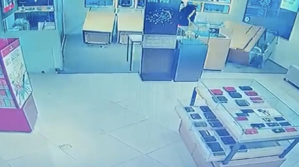 #VIDEO Roban joyería en Coyoacán, usaron mazos para el atraco