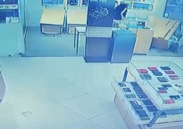 #VIDEO Roban joyería en Coyoacán, usaron mazos para el atraco