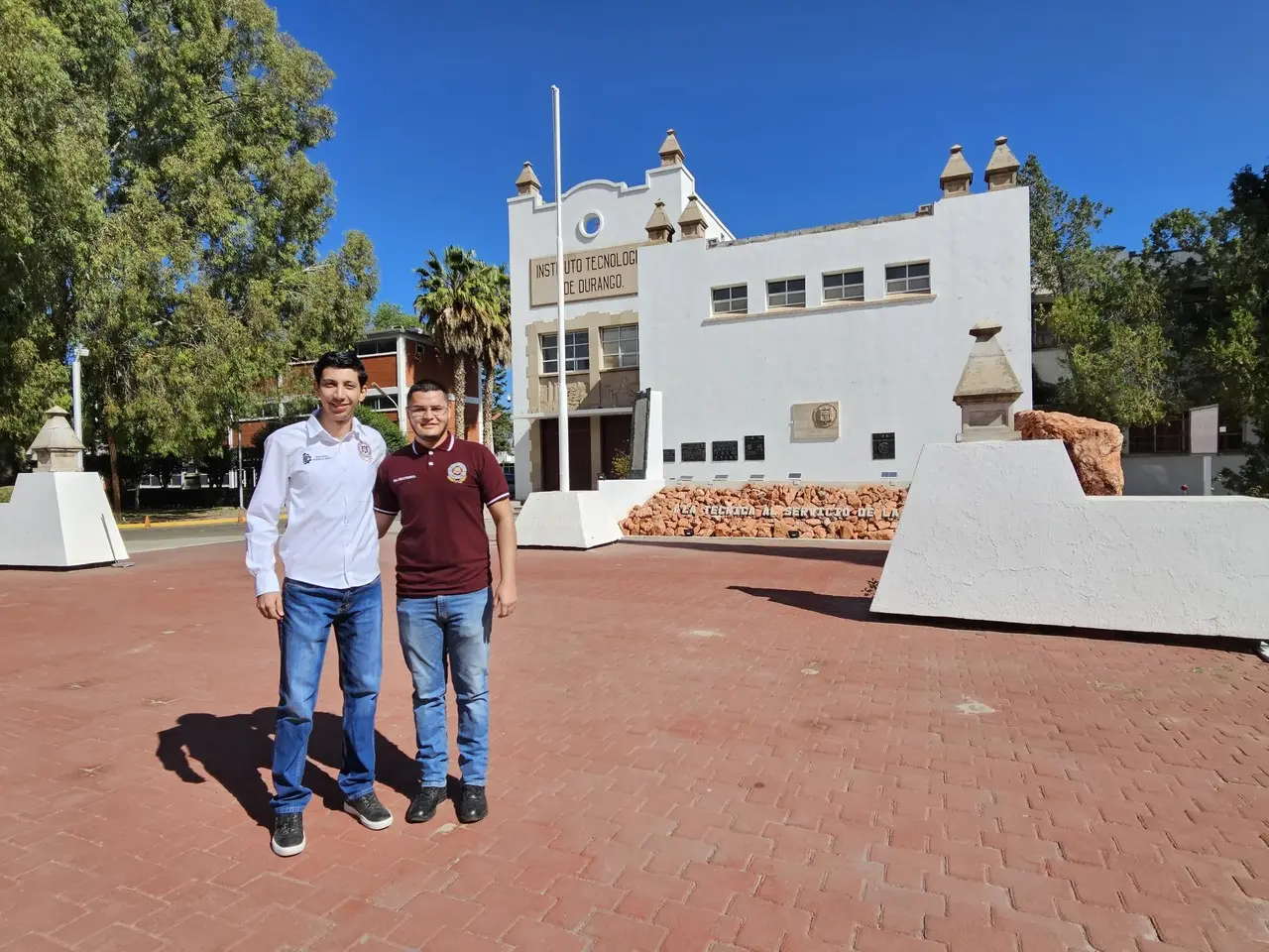 Estudiantes de la carrera de Mecatrónica buscan recaudar más de 100 mil pesos para su viaje a Italia. Foto: Isaura Retana.