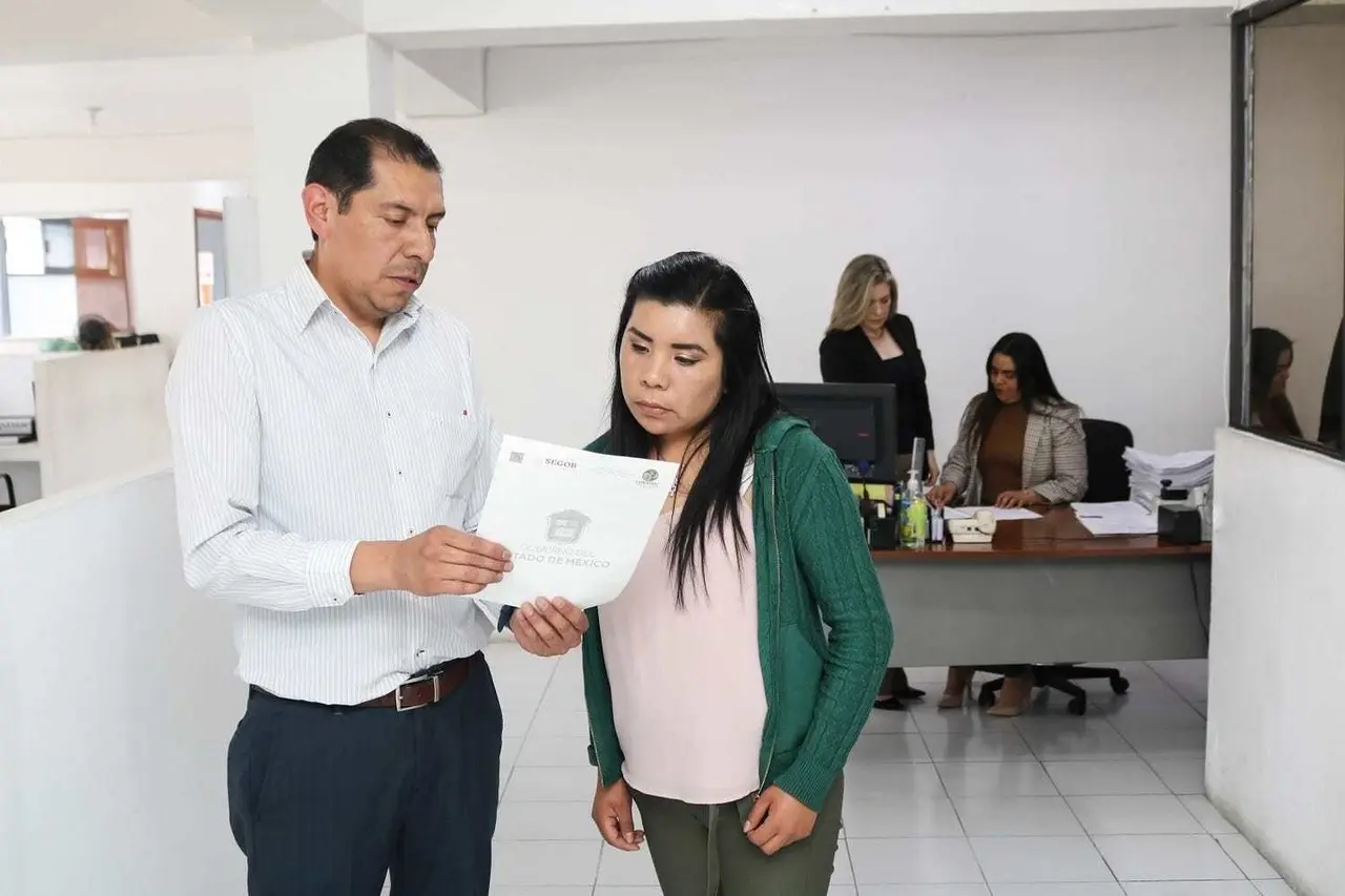 La Dirección del Registro Civil en Toluca, ahora se ubica en el Instituto Literario Poniente. Foto: Gob. de Edomex