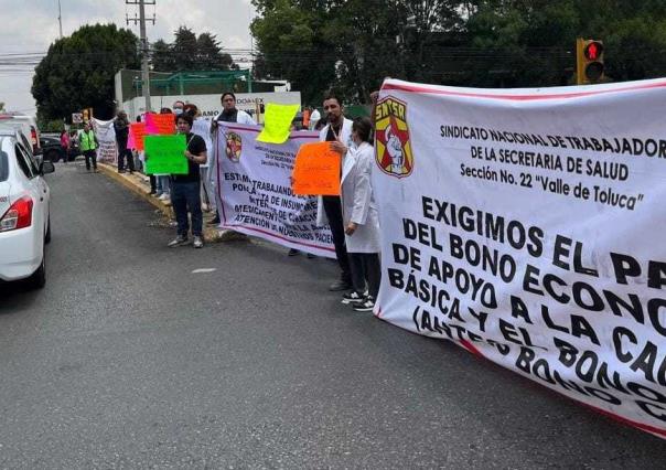 Personal de Salud en Edomex se manifiesta por falta de bases e insumos