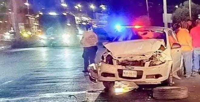 Un herido tras choque entre camioneta y auto en Atlacomulco. Foto: Especial