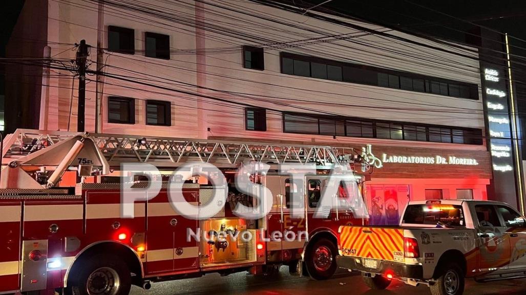 Incendio consume laboratorio en Monterrey