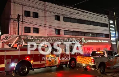 Incendio consume laboratorio en Monterrey