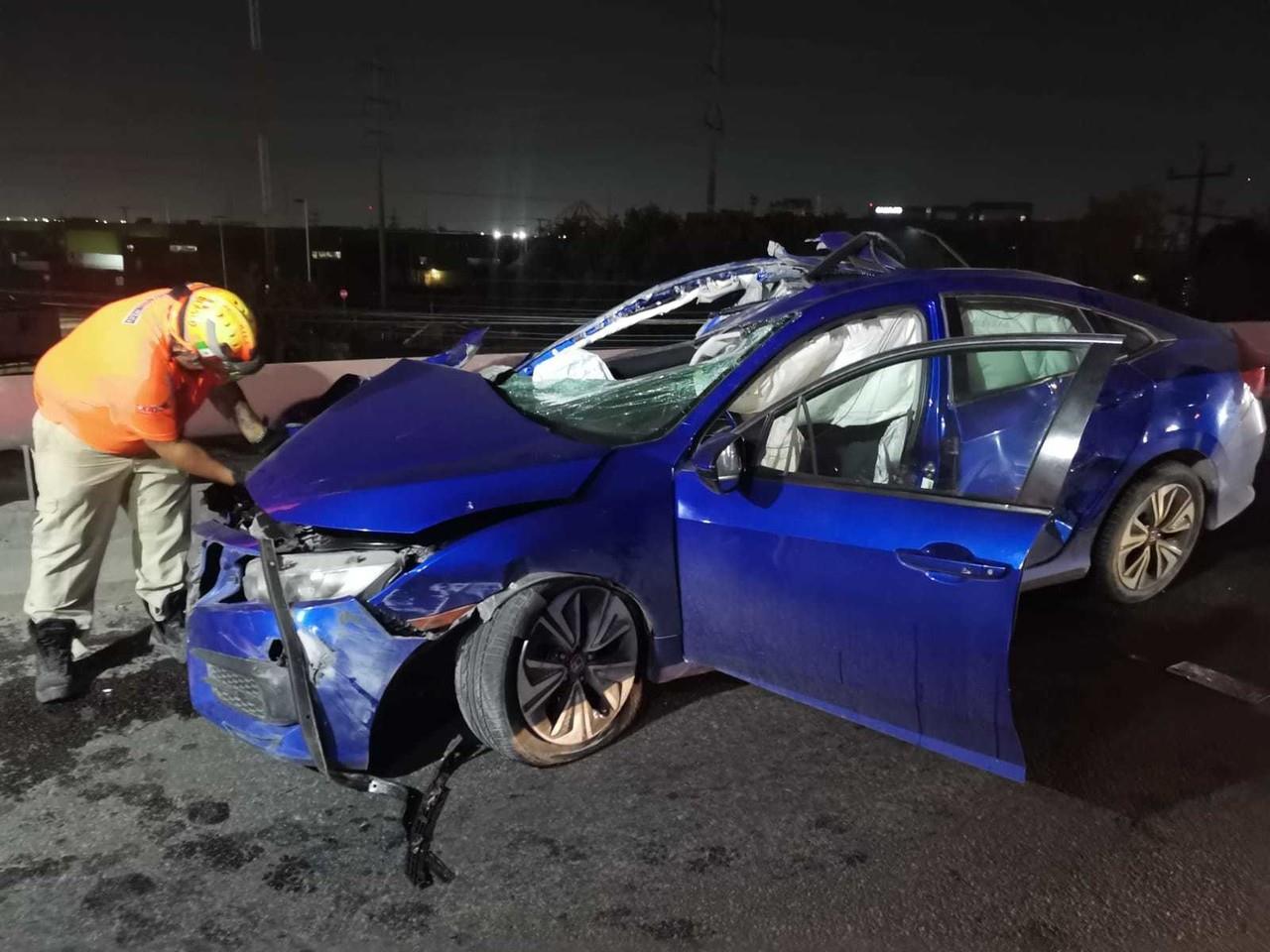 Uno de los autos involucrados fue un Civic, mismo que acabó con daños. Foto: Raymundo Elizalde.