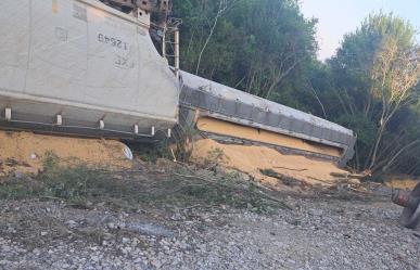 Se descarrila tren en Montemorelos; transportaba soya