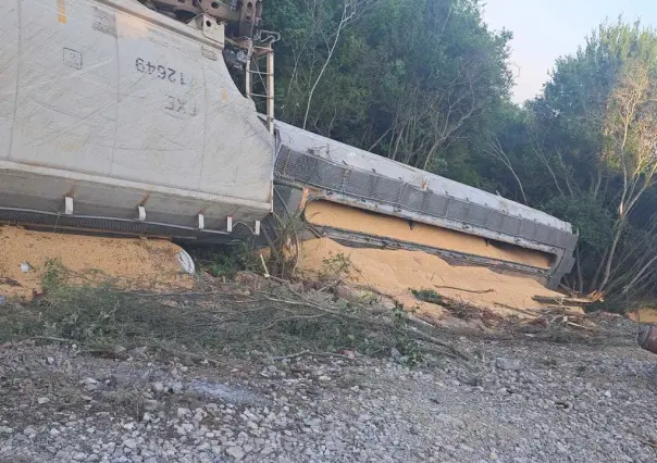 Se descarrila tren en Montemorelos; transportaba soya