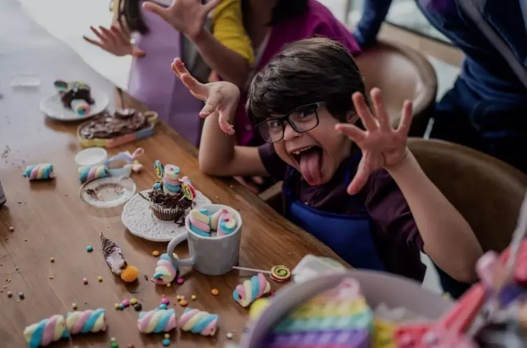 El Día del Niño busca promover su bienestar y el cumplimiento de sus derechos. Foto: FG Trade/Getty Images