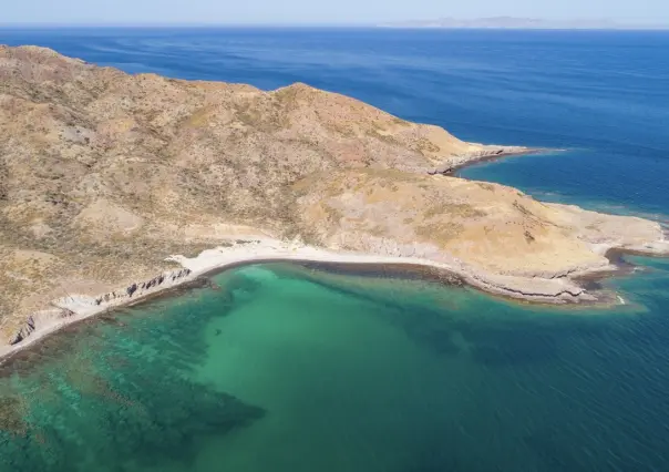 Descubre Isla Monserrat en Loreto, BCS: ideal para múltiples actividades