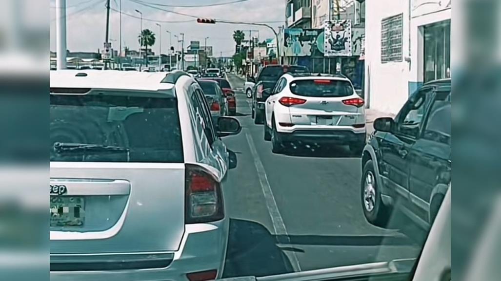 VIDEO: Paramédico exhibe conductores de Durango al no ceder paso en emergencia