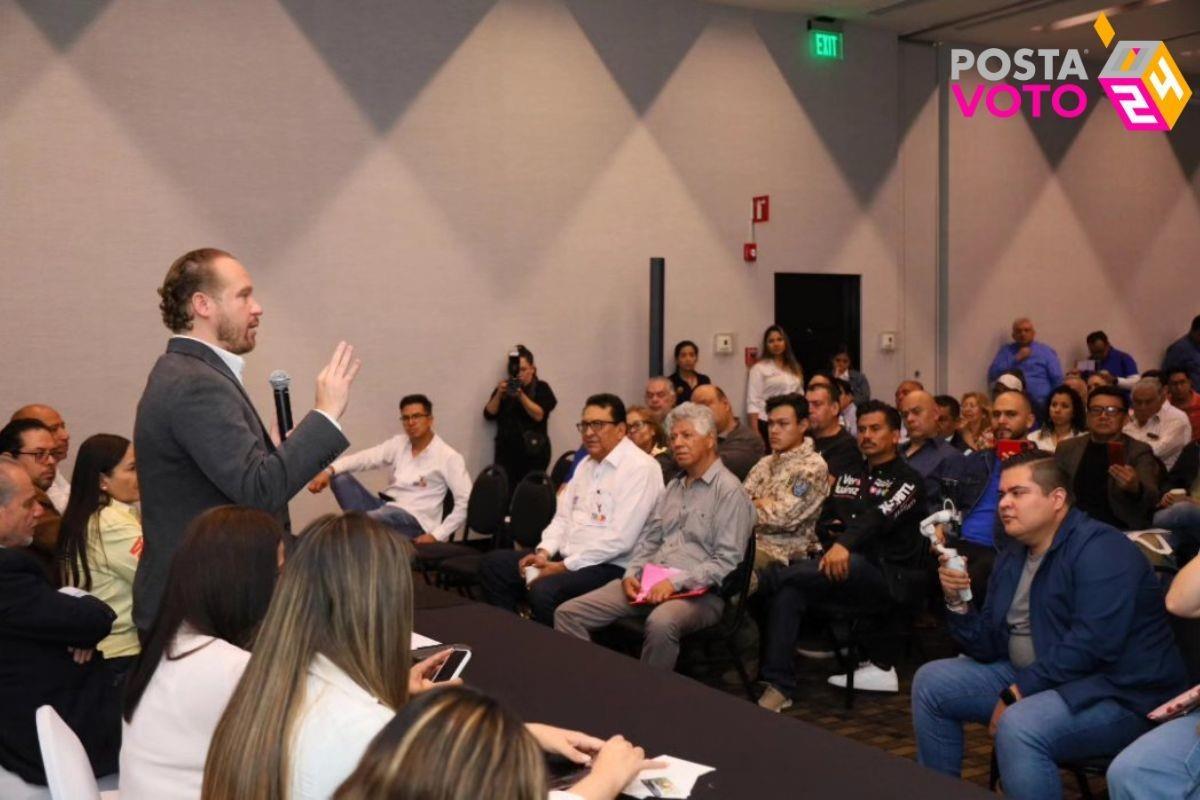 Santiago Taboada se reunió con empleados para sostener conversaciones de sus inquietudes en la Central de Abasto. Foto: @PUNTOFOCAL32