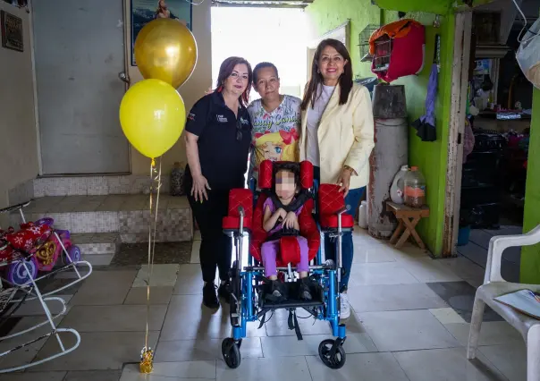 Municipio de Guadalupe dona sillas de ruedas especiales para niños