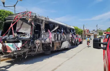 Aumenta a 18 peregrinos muertos y 32 heridos el saldo de accidente en Malinalco