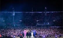 31 Minutos y Los Bunkers cantan Llueve sobre la ciudad en Chile | VIDEO
