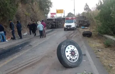 Vuelca autobús con peregrinos en Estado de México, hay 14 muertos