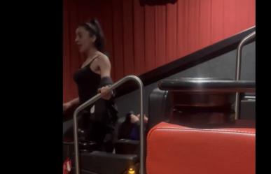 #VIDEO Surge Lady Cinemex, insulta a asistentes durante película