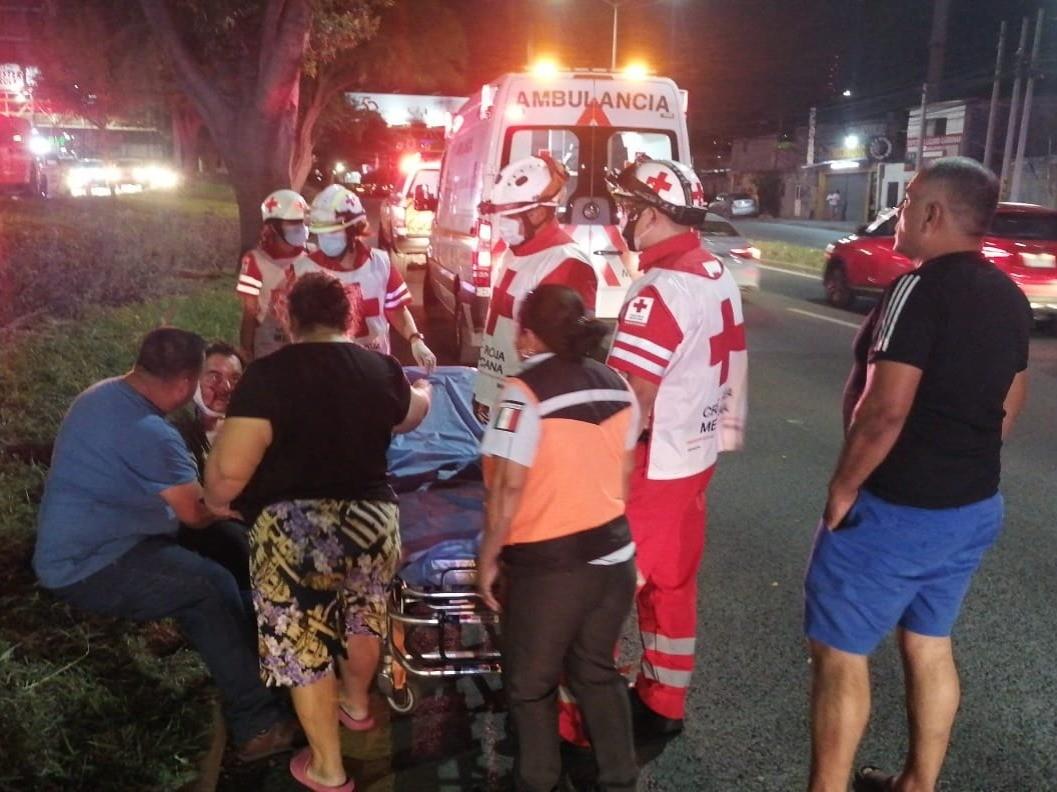 Muere hombre tras chocar y volcar en la avenida Lázaro Cárdenas