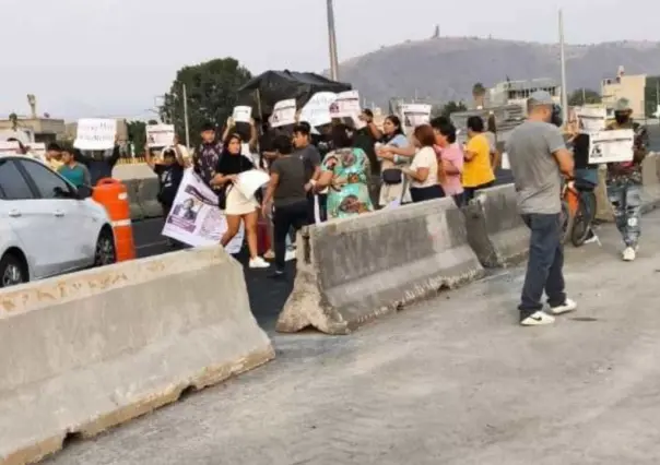 Colapsan la México-Puebla, exigen localizar a una menor desaparecida (VIDEO)