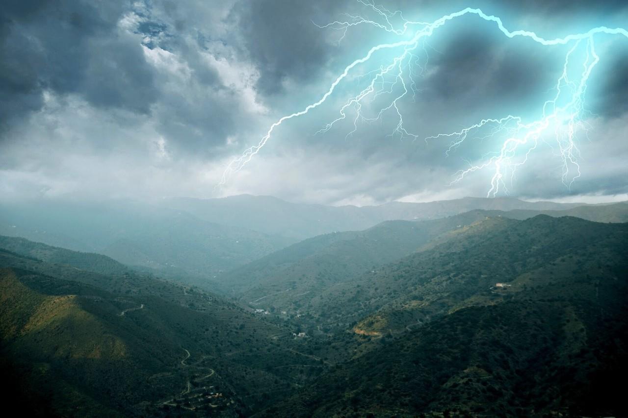 Imagen ilustrativa de tormenta eléctrica. Foto: Freepik