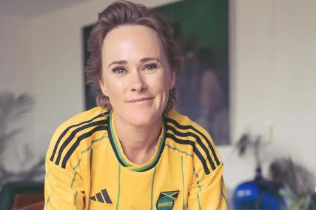 Marion Reimers con jersey de Jamaica Foto: Instagram @lareimers