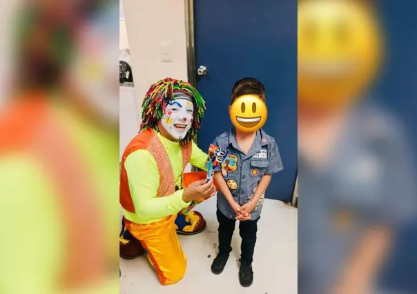 Payasito recibe a los pequeños en el IMSS de Durango en este Día del Niño