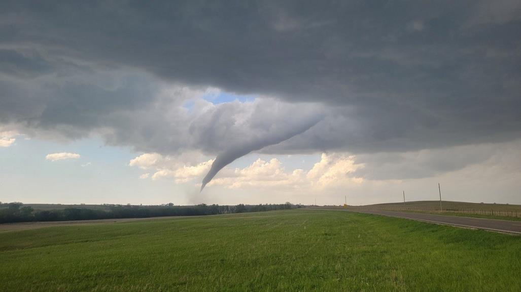 Azota tornado en Westmoreland, Kansas; hay un muerto y tres heridos (VIDEO)