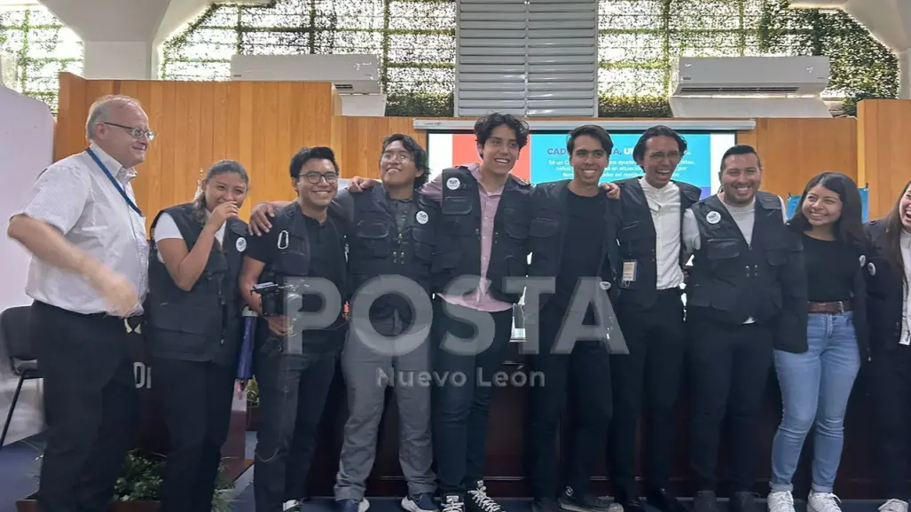 Brillan estudiantes en conferencia de prensa para ser futuros comunicadores