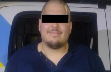 Detienen a hombre por golpear a su hermana en Bosques de Cumbres