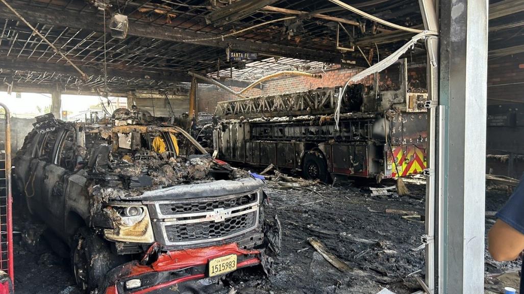 Destruye incendio estación de bomberos en Los Ángeles, California