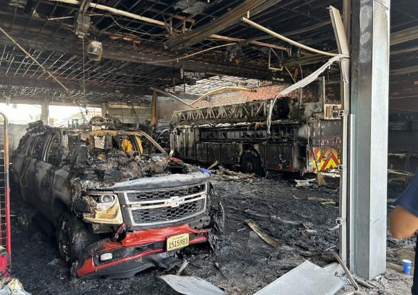 Destruye incendio estación de bomberos en Los Ángeles, California