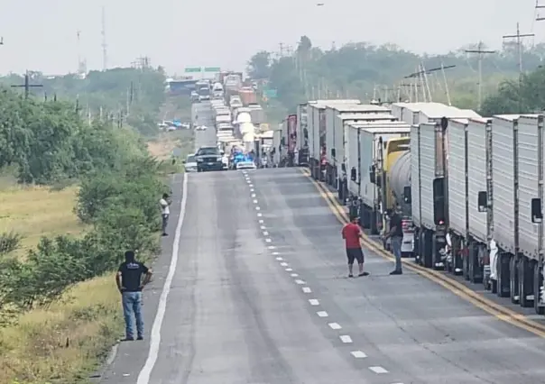 Continúa cierre de carretera Victoria - Matamoros por manifestación