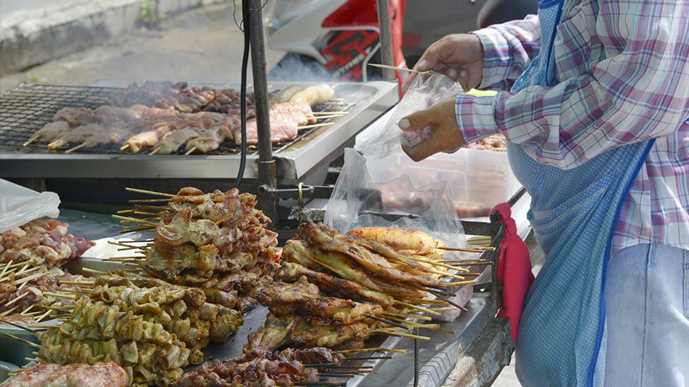 Se invita a evitar en lo posible el consumo de productos en la vía pública.