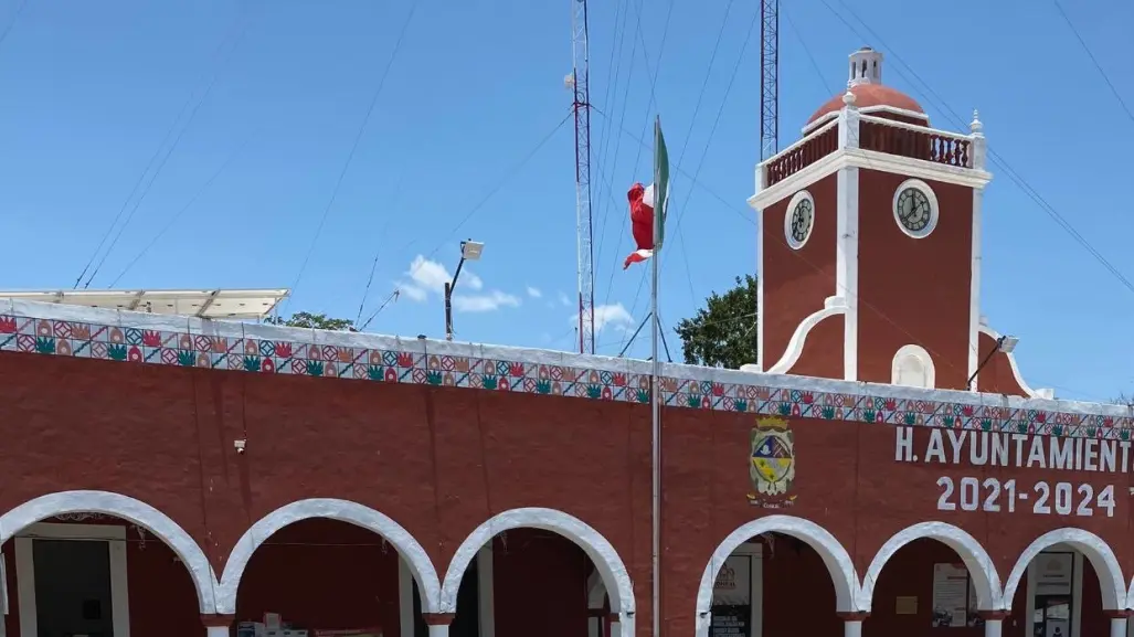 Hombre se suicida en el interior del Palacio Municipal de  Conkal