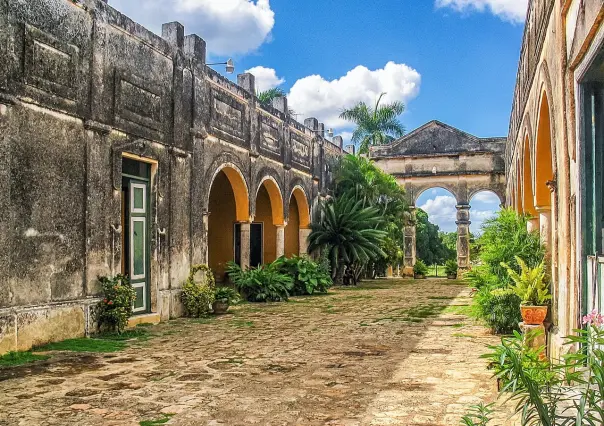 Descubre Yucatán: Entre haciendas históricas y cenotes refrescantes