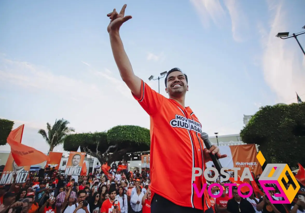 Jorge Álvarez Máynez, candidato de Movimiento Ciudadano, llegando al segundo debate presidencial el pasado domingo 28 de abril. El emecista está a dos puntos porcentuales de Xóchitl Gálvez, según encuesta. Foto: ComSoc/Máynez